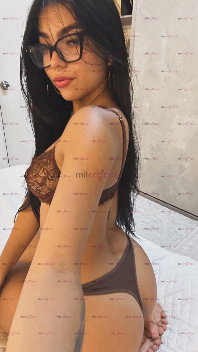 FOTOS DE MIA HERMOSA CALEÑITA DE 18 AÑITOS CON GANAS DE HACERTE FELIZ