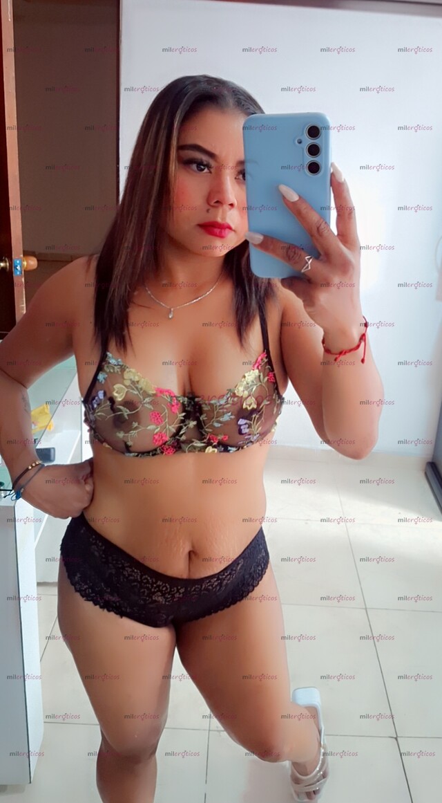 FOTOS DE MORENA ARDIENTE MUY CARIÑOSA LISTA PARA CUMPLIR TUS DESSEO SEXUAL COMO VAGINAL,