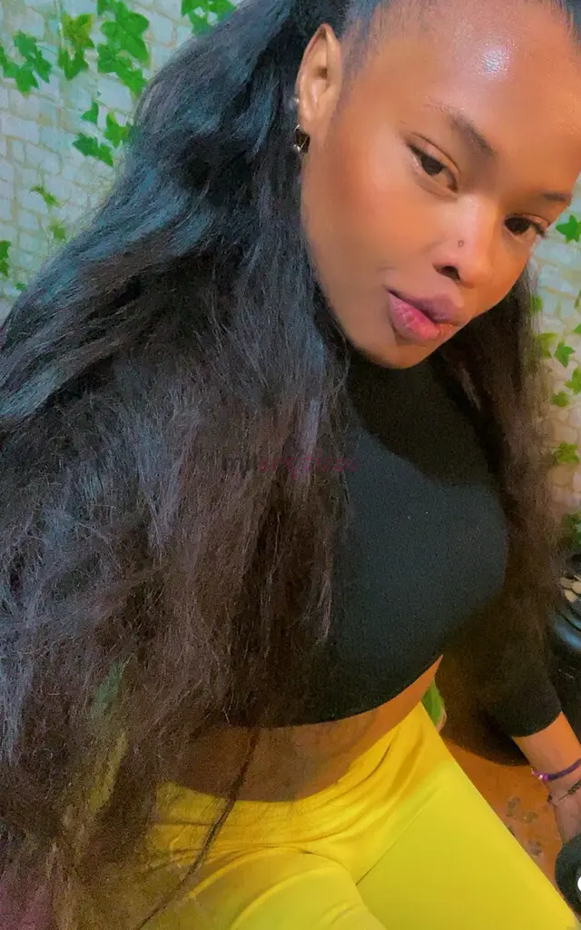 Soy una morena hago salidas canela soy muy atenta y carinosa y que me traten como una reyna soy joven alta culona delgada mas encima latina tambien qu...
