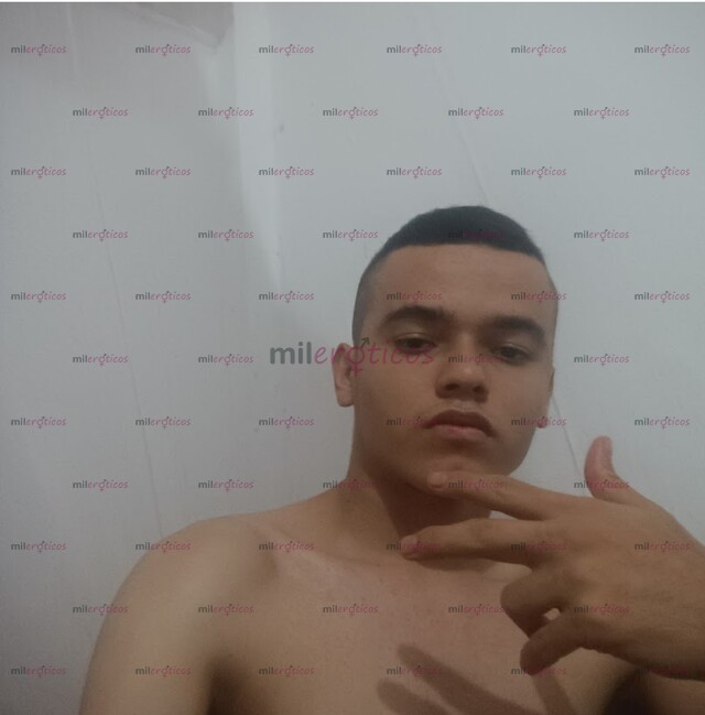 FOTOS DE JOVEN DE 20 AÑOS SOY DEMASIADO DISCRETO Y SERIO Y RESPETUOSO