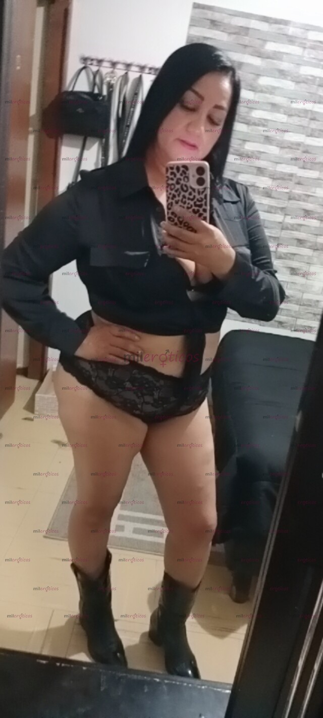 FOTOS DE PAPI YEGO TU HERMOSA MILF PELINEGRA NALGONA TETONA MUY COMPLACIENTE