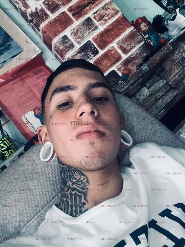 FOTOS DE JOVEN PAPASITO FLAQUITO NUEVO EN LA PLATAFORMA DISPONIBLE PARA TI