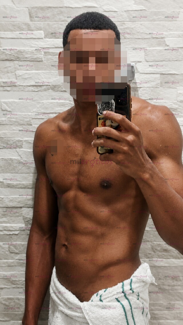 FOTOS DE FLACO ATLÉTICO ATIENDO A MUJERES QUE NECESITEN AMOR