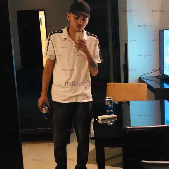 FOTOS DE HETERO DOTADO CON 21. CM DE VERGA, DISPONIBLE A TODA HRS