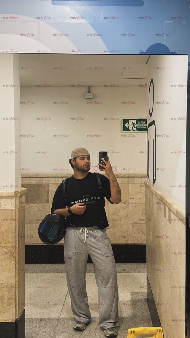 FOTOS DE DISPONIBLE PARA UNA BUENA VERGA Y MUCHOS CARIÑOS. SOY PASIVO