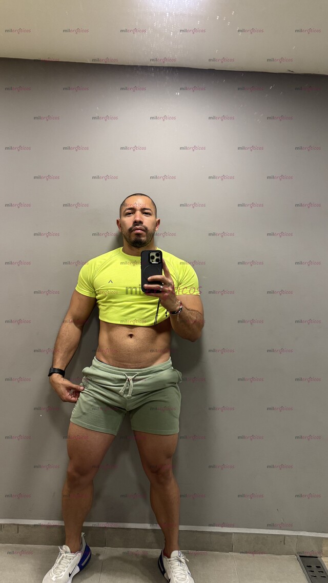 FOTOS DE TU MASAJISTA DE CONFIANZA MACHO FORNIDO PARA CUMPLIR TUS DESEOS