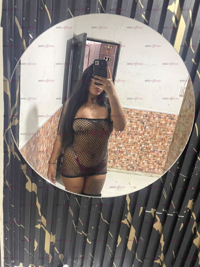 FOTOS DE ¡¡VENEZONALA MORENITA ARRECHITA CON GANAS DE VERGA!! 25 AÑITOS