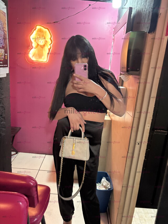 FOTOS DE HERMOSA Y MUY CACHONDA DISPONIBLE PARA TI PAPI!!