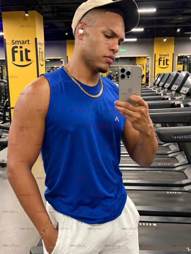 FOTOS DE MACHO VENEZOLANO LLEGÓ A COMPLACERTE A TI Y A TU PAREJA CON MI VERGA LECHERA