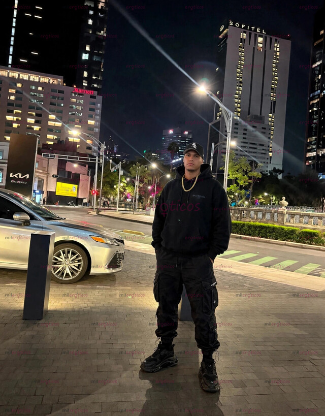 FOTOS DE MACHO VENEZOLANO LLEGÓ A COMPLACERTE A TI Y A TU PAREJA CON MI VERGA LECHERA