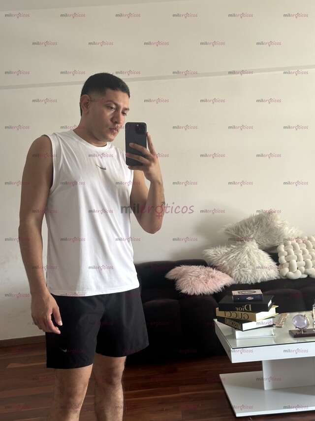 FOTOS DE JOVEN PAISA VERSÁTIL, COMPLACIENTE Y MUY CALIENTE