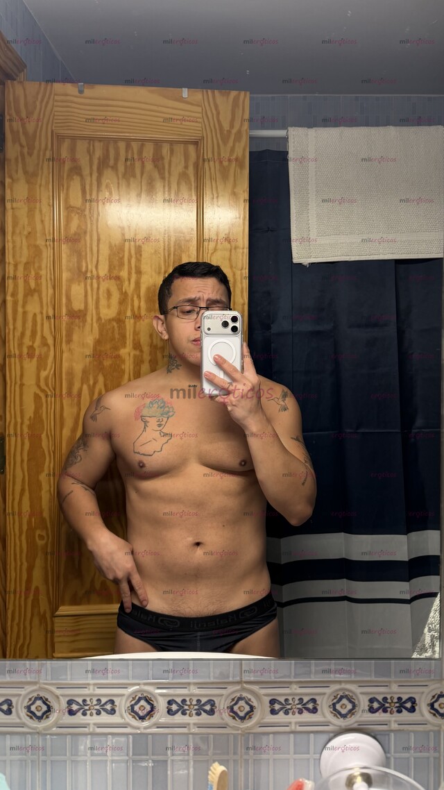 FOTOS DE JONATHAN COLOMBIANO DE PASO DISPUESTO A COMPLACERTE