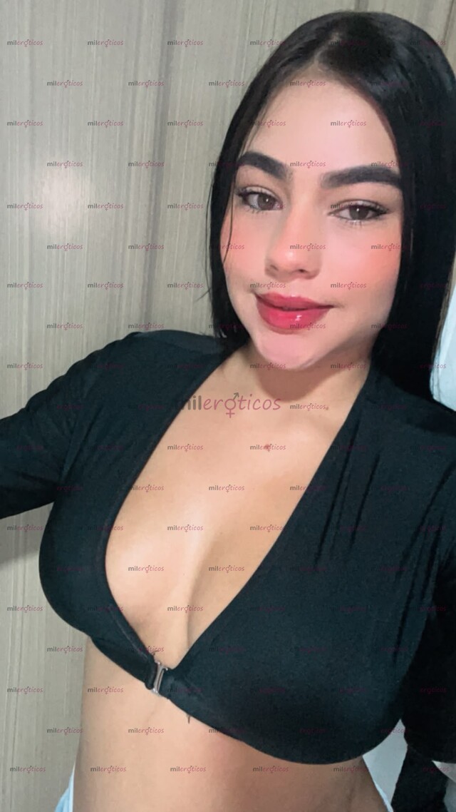FOTOS DE TETONA NATURAL NUEVA EN EL AMBIENTE TOTALMENTE REAL Y SUPER RICA
