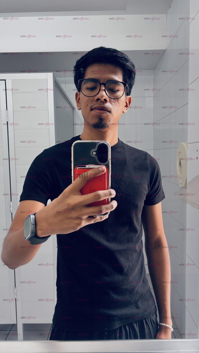 FOTOS DE JOVEN UNIVERSITARIO CALIENTE Y DISCRETO 20 AÑOS
