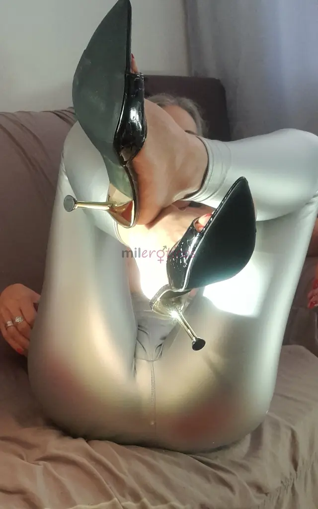 A puta mais gostosa e interessante q vc ja fez video chamada interajo uso dildo coroa deliciosa sou honesta e verificada pelo site aqui e tudo pago va...