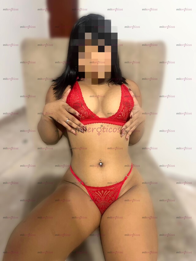 FOTOS DE KARI !! CHICA ANTOJADA DE UNA BUENA PINGA EN LA BOCA Y UNA DERRAMADA DE LECHE!