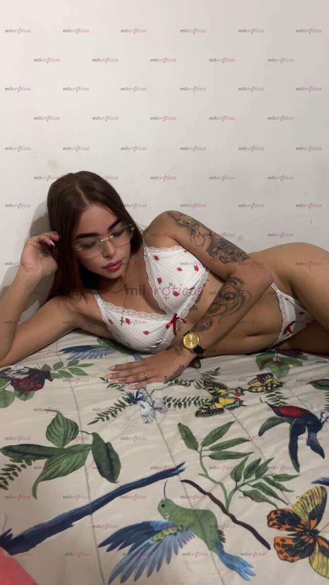 FOTOS DE 20 AÑITOS FLACA TALLADORA ARRECHA RECIÉN LLEGADA