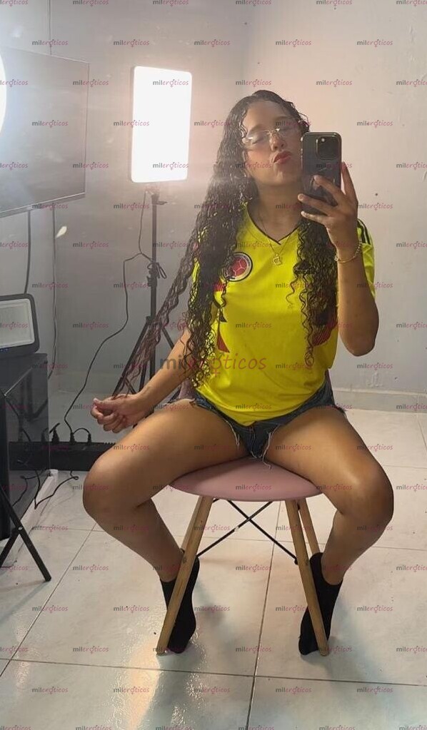 FOTOS DE NIÑA LINDA DE 19 AÑOS DISPUESTA A SACAR TU LECHE , VEN Y DISFRUTA DE MI CUERPO