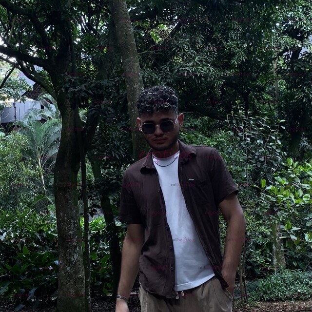 FOTOS DE CHICO LINDO SERVICIO EXCLUSIVO DE ACOMPAÑANTE DE PASO POR LA CUIDAD
