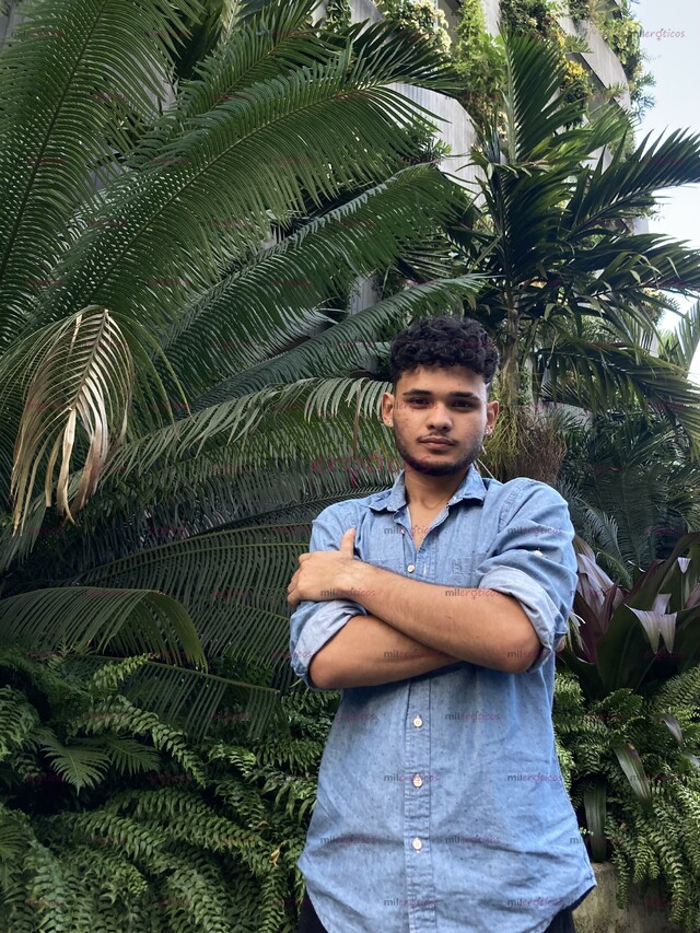FOTOS DE CHICO LINDO SERVICIO EXCLUSIVO DE ACOMPAÑANTE DE PASO POR LA CUIDAD