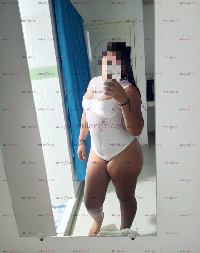 FOTOS DE TU CHICA DEL MOMENTO MORENA CALIENTE ATENTA A TUS DESEOS