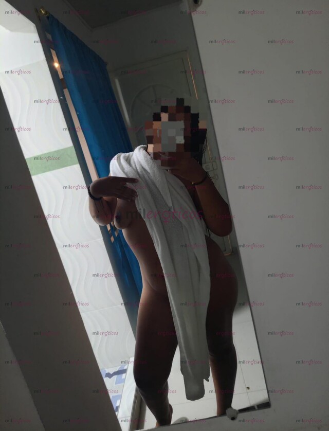FOTOS DE TU CHICA DEL MOMENTO MORENA CALIENTE ATENTA A TUS DESEOS