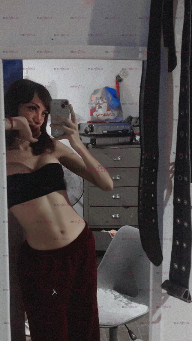 FOTOS DE TENGO EL MEJOR CARAMELO QUE PODRÁS PROBAR, SOY TU DIOSA ME CRECÍ EN CUNA DE ORO