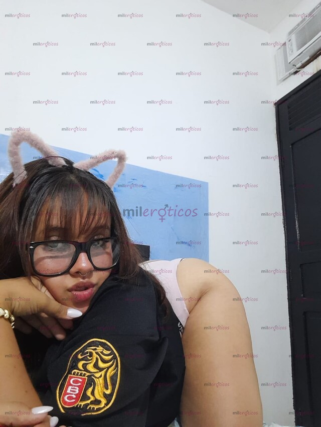 FOTOS DE CONTENIDO BASTANTE HUMEDO, CHICA DE 18 AÑITOS CON REGALITOS