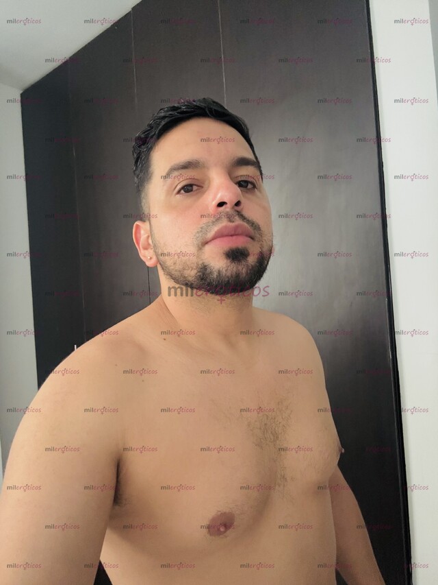 FOTOS DE TÚ MACHO GIGOLÓ DISCRETO Y MUY ACTIVO EN TU CIUDAD DISPONIBLE