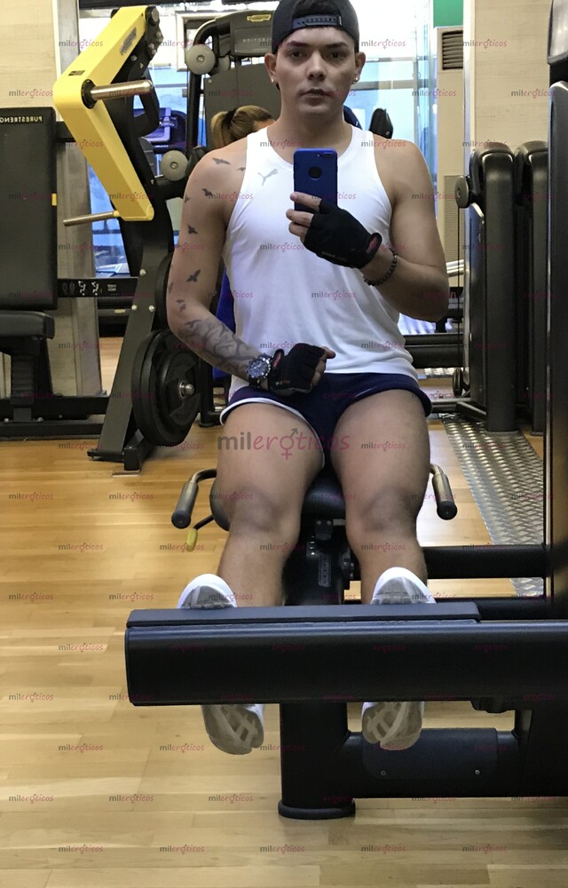 FOTOS DE MATHEO MASAJISTA Y UN VERDADERO ACTIVO XXL FULL LECHERO Y ARRECHO