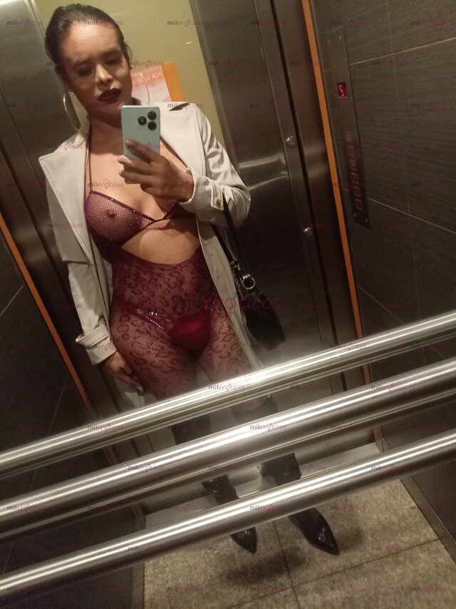FOTOS DE VALENTINA DE REGRESO UNA CHICA FIESTERA Y AMBIENTERA ENTRONA AL SEXO