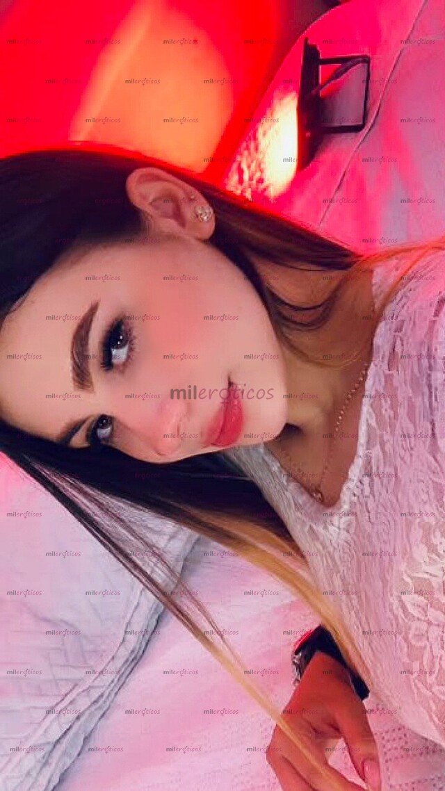 FOTOS DE DISPONIBLE AHORA PARA UNA CITA DONDE TODO FLUYA NATURAL Y EL MOMENTO VALGA LA PE