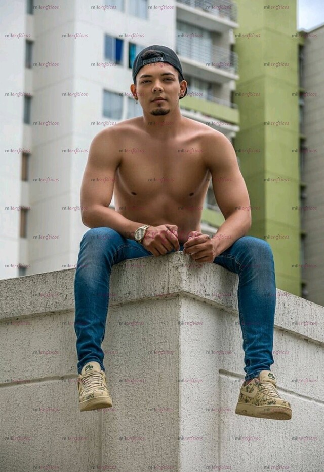 FOTOS DE MATHEO MASAJISTA Y UN VERDADERO ACTIVO XXL FULL LECHERO Y ARRECHO