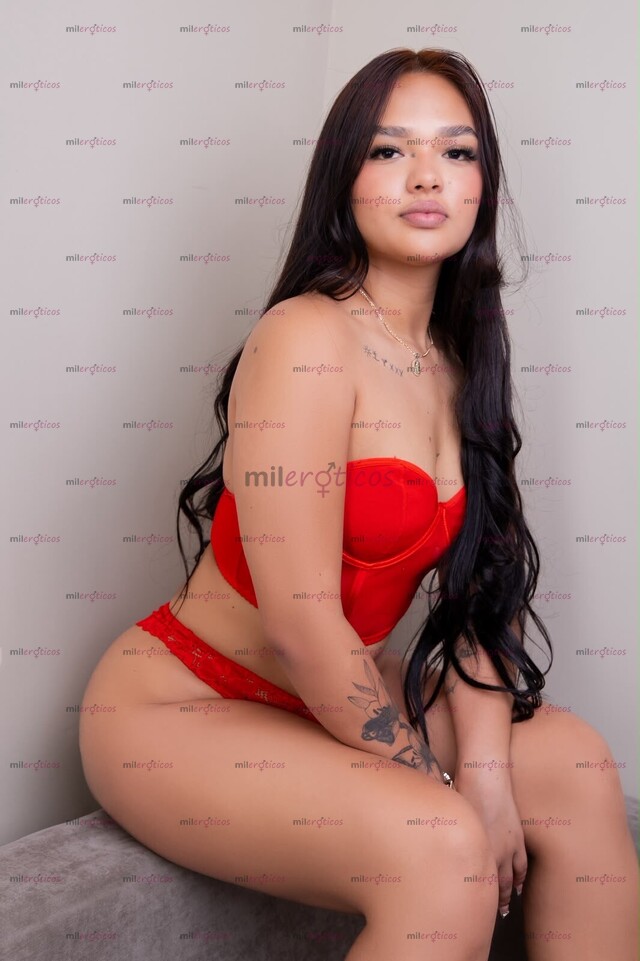 FOTOS DE COMPLACIENTE Y SENSUAL MUJER REAL SIN CIRUGIAS