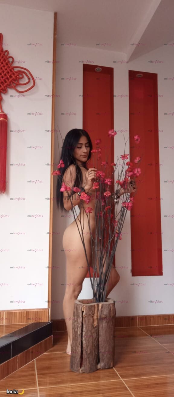 FOTOS DE HERMOSA FLACA MORENA ARDIENTE Y COMPLACIENTE