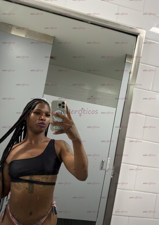 FOTOS DE TU DIOSA DE ÉBANO PREFERIDA DORADA 23 CENTÍMETROS DE SOLO MÚSCULO