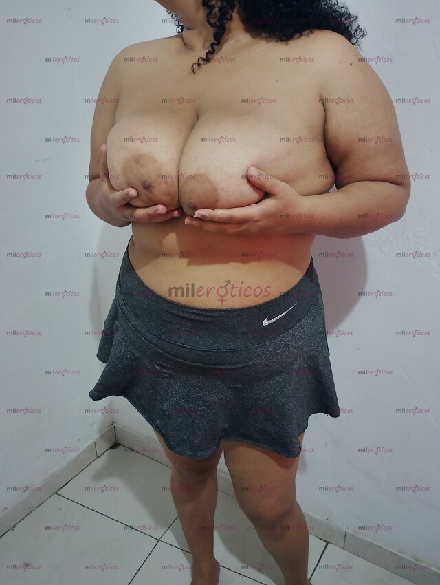FOTOS DE ANDREA HERMOSA CHICA DE 24 AÑOS TETONA CON UN EXELENTE SERVICIO