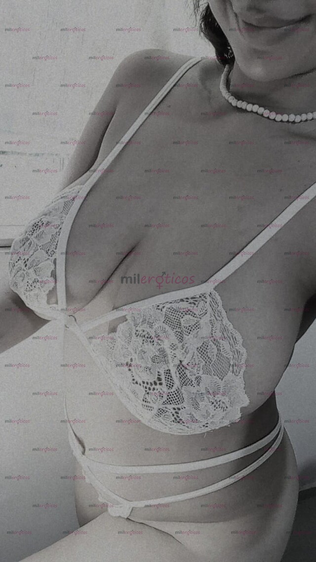 FOTOS DE DAMA DE COMPAÑIA SENSUAL, DISCRETA Y TRAVIESA EN LA CAMA, ESPERANDO POT TI
