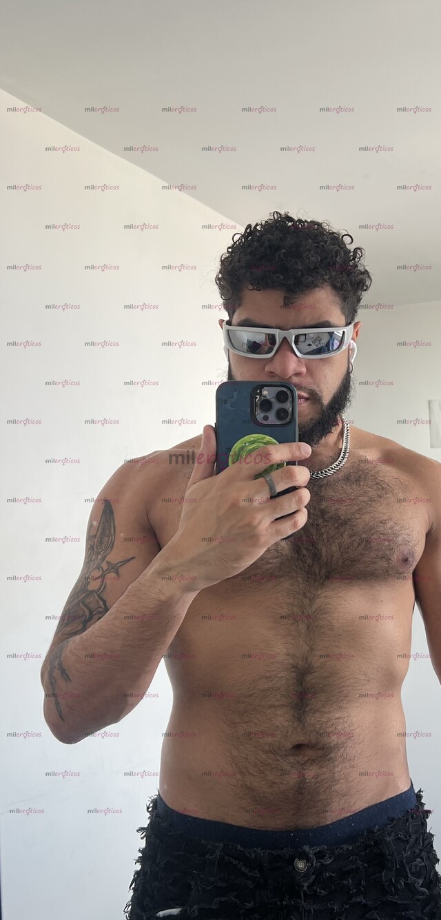 FOTOS DE MACHO SEMENTAL 100% ACTIVO Y DISPUESTO A COMPLACER TUS FANTASIAS Y MOMENTOS