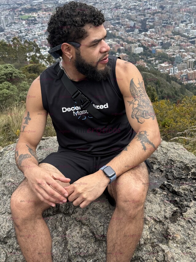 FOTOS DE MACHO SEMENTAL 100% ACTIVO Y DISPUESTO A COMPLACER TUS FANTASIAS Y MOMENTOS