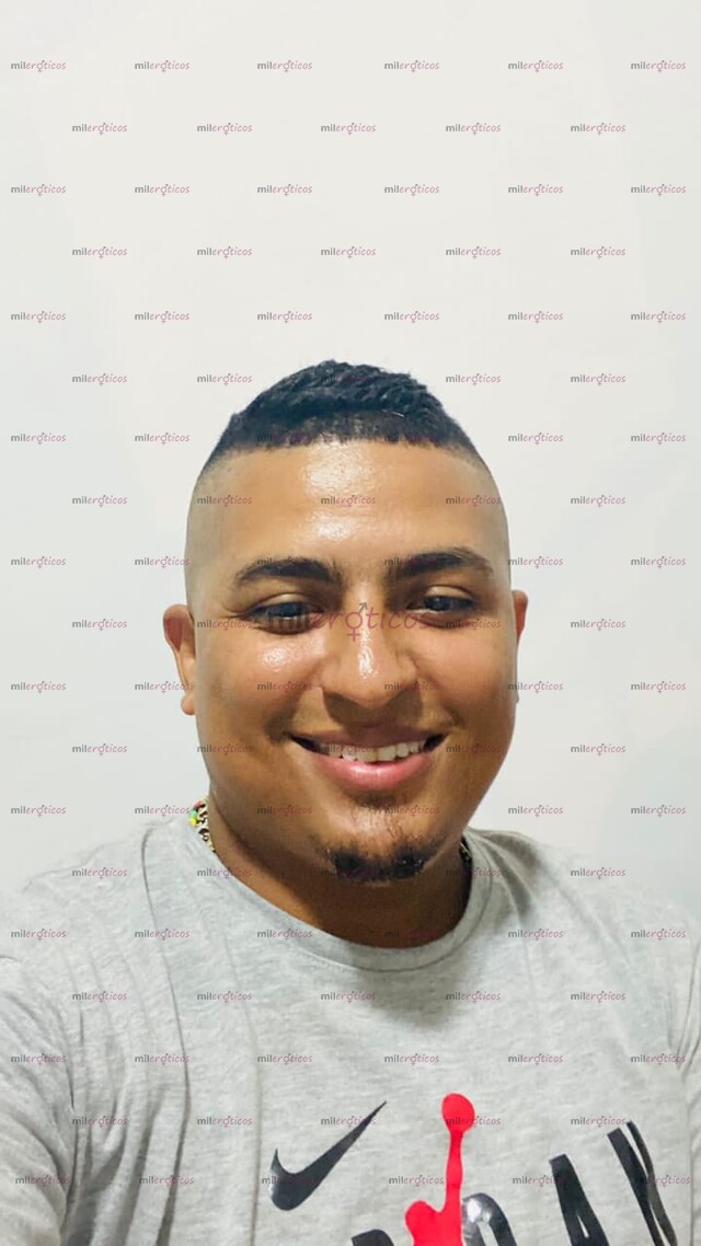 FOTOS DE HOMBRE REALIZA MASAJES EN TODO TU CUERPO PLACER SENSUALIDAD Y EROTISMO Y LLAMA