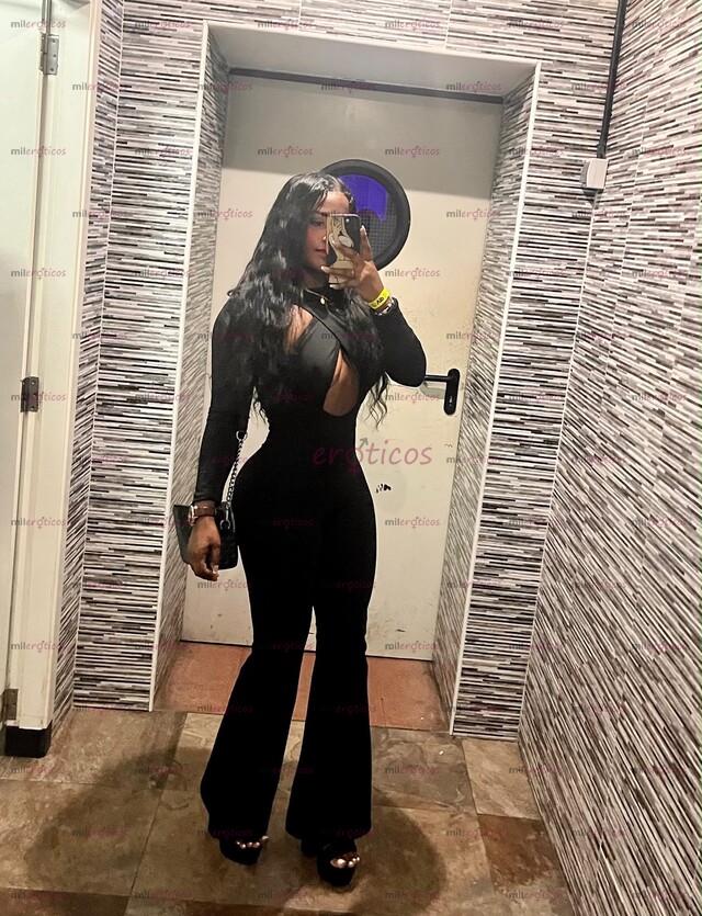 FOTOS DE MORENA CALIENTE Y GANOSA ADICTA AL SEXO CON RICA VAGINA