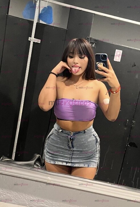 FOTOS DE TE GUSTAN LAS NIÑAS ESTRECHITAS Y DE PIEL BONITA Y SUAVE CON UN CARAMELO