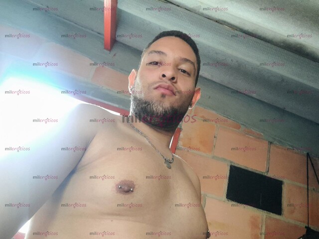 FOTOS DE SOY PASIVO ADICTO A CHUPAR Y TRAGAR LECHE DESPUES DE TALADRAR MI CULO