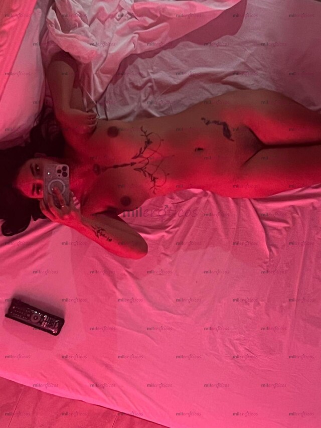 FOTOS DE RICA MORENA MORBOSA CON MUCHAS GANAS DE SEXO DE MAMARLO Y DE MUCHA DIVERSIÓN