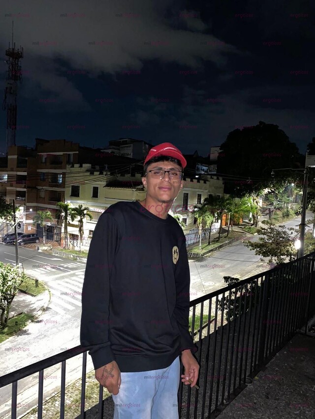 FOTOS DE GUAPO ATRACTIVO CON 22CM DE VERGA DISPONIBLE