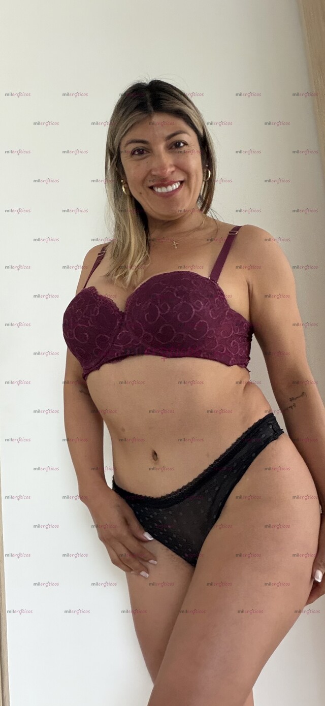 FOTOS DE UNA MUJER SEGURA, AUTÉNTICA Y CON MUCHO ENCANTO.