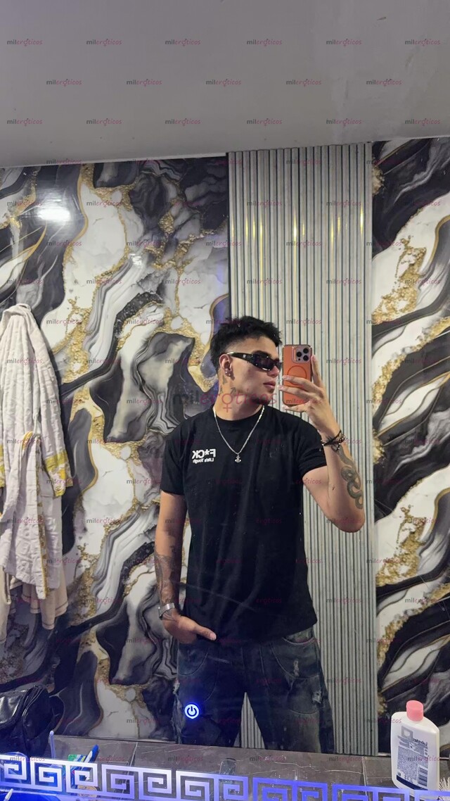 FOTOS DE COLOMBIANO MACHO DISCRETO 1.88 DE ESTATURA
