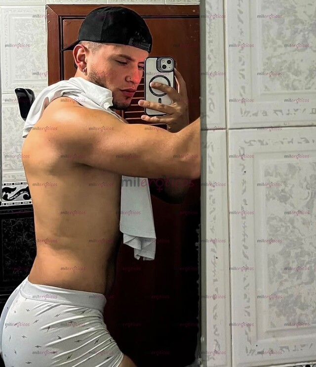FOTOS DE TU FIT BOY, PASIVO, SENSUAL ,COMPLACIENTE, JUGUETÓN EN LA CAMA