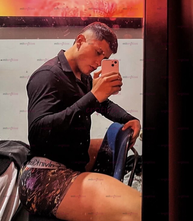 FOTOS DE TU FIT BOY, PASIVO, SENSUAL ,COMPLACIENTE, JUGUETÓN EN LA CAMA